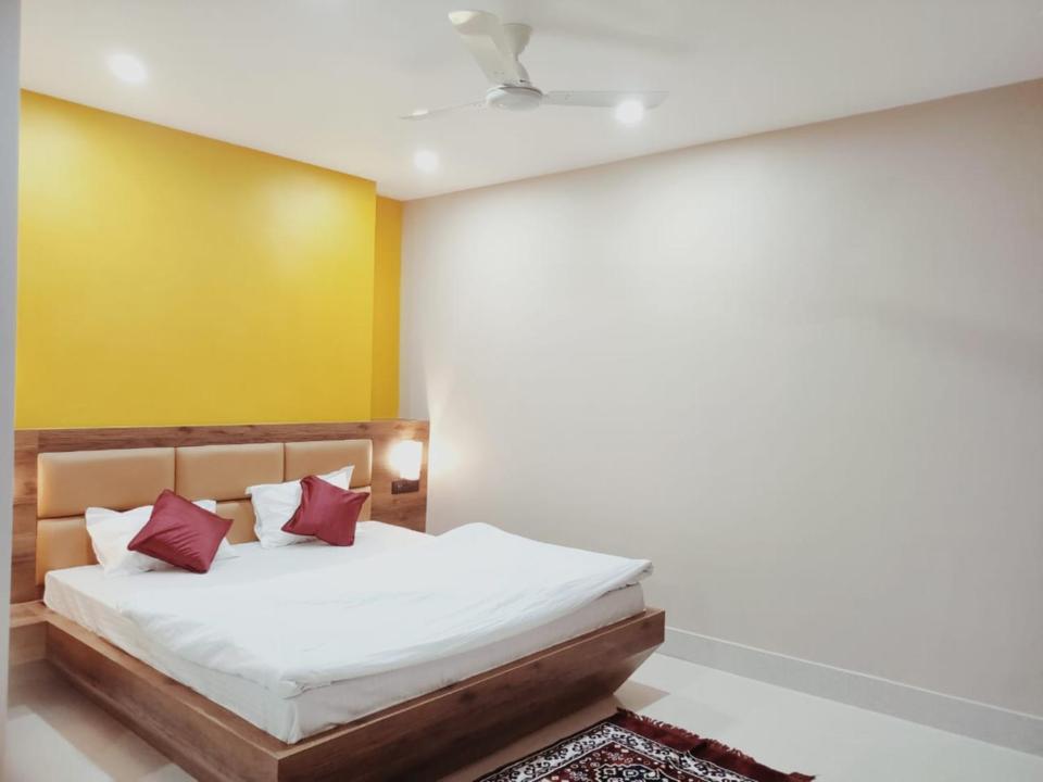 Hotel Vaishnavi Near Baba Dham Temple 德奥加尔 外观 照片