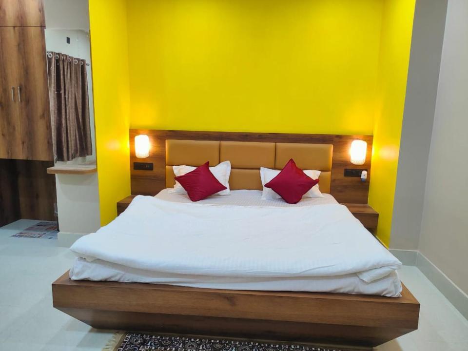 Hotel Vaishnavi Near Baba Dham Temple 德奥加尔 外观 照片