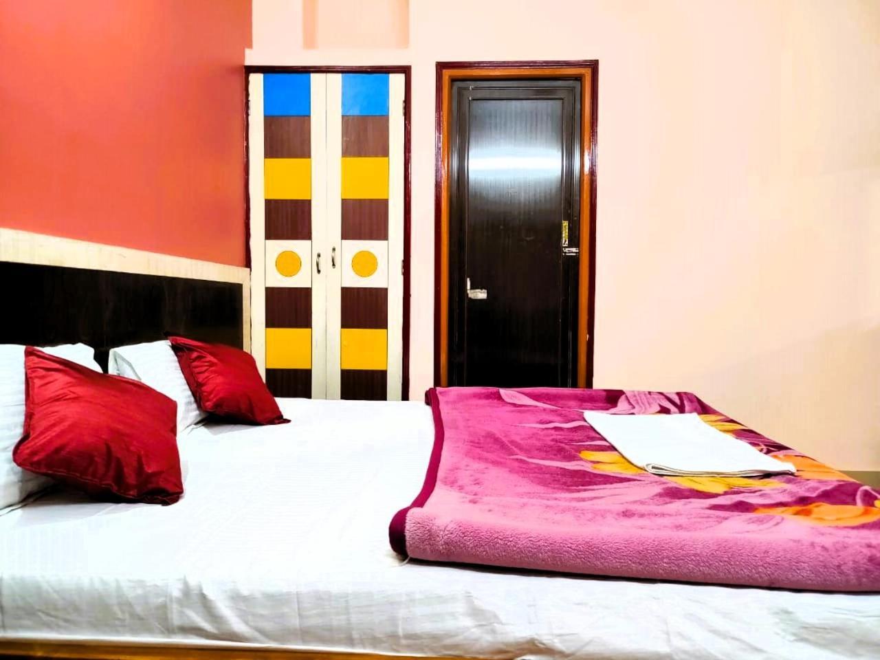 Hotel Vaishnavi Near Baba Dham Temple 德奥加尔 外观 照片
