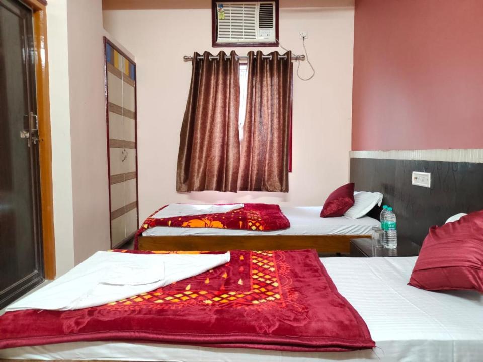 Hotel Vaishnavi Near Baba Dham Temple 德奥加尔 外观 照片