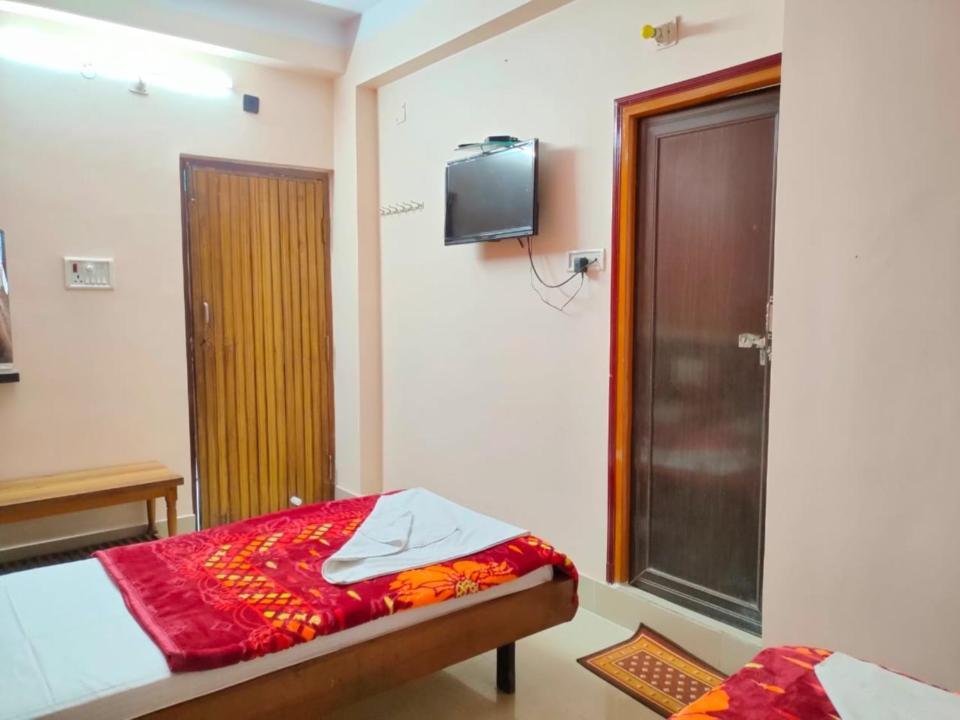Hotel Vaishnavi Near Baba Dham Temple 德奥加尔 外观 照片
